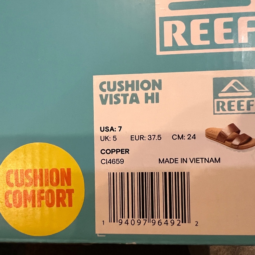 New in box Reef sandals. - Picture 9 of 12